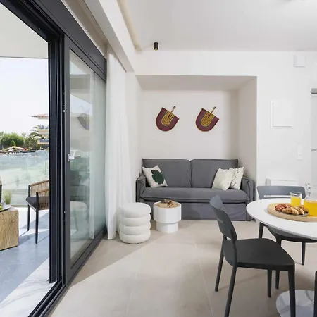Apartament White